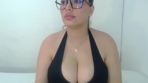 imsweetlips online show from September 2025 08:20:01 PM