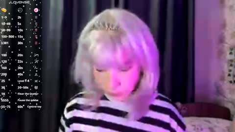 Lola online show from November 2025 07:01:02 PM