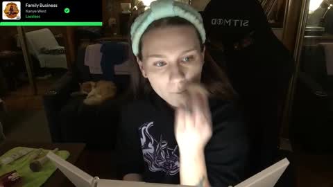 Snapshot of incognitoqueen chatting on November 2025 02:50:01 AM Carter online show from November 2025 02:50:01 AM