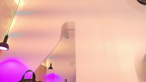 Snapshot of indi_catalina chatting on September 2025 12:43:02 PM Indi Catalina online show from September 2025 12:43:02 PM