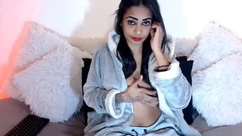 Jazmin online show from July 2026 11:42:02 PM