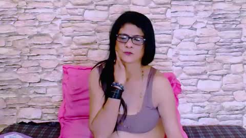 Femiez online show from February 2025 06:01:02 PM