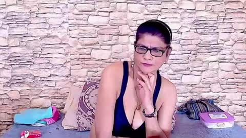 Snapshot of indianallure chatting on November 2025 07:30:02 AM Femiez online show from November 2025 07:30:02 AM