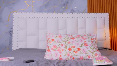 LITTLE AINHOA  online show from September 2025 07:49:01 PM