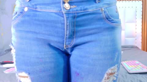 LITTLE AINHOA  online show from November 2025 08:29:02 PM