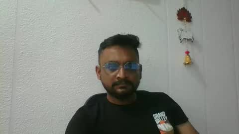 Indian lover online show from October 2025 06:23:02 AM