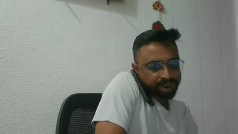 Indian lover online show from October 2025 06:32:02 AM