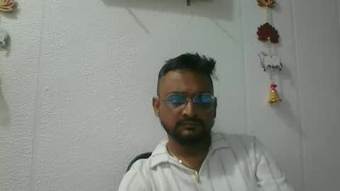 Indian lover online show from November 2025 04:36:02 AM