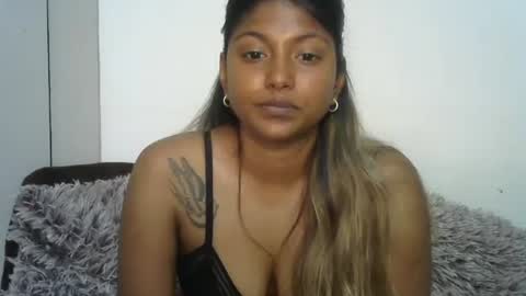 indianqtpie6 online show from November 2025 06:46:02 AM