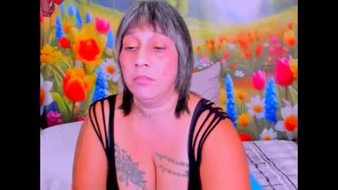 indianroxy27 online show from April 2026 07:09:02 PM