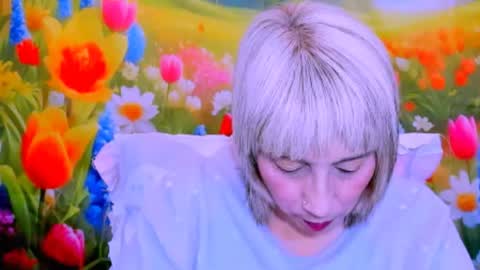 indianroxy27 online show from June 2026 04:40:02 PM