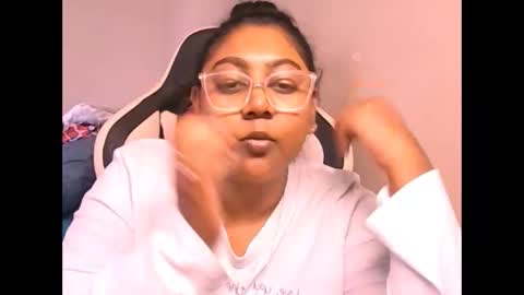 indianruby21 online show from May 2026 08:33:01 AM