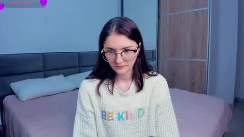 Snapshot of inellcanty chatting on September 2025 05:29:01 AM Kira online show from September 2025 05:29:01 AM