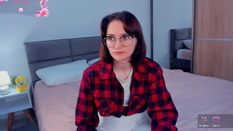 Snapshot of inellcanty chatting on September 2025 04:03:01 AM Kira online show from September 2025 04:03:01 AM