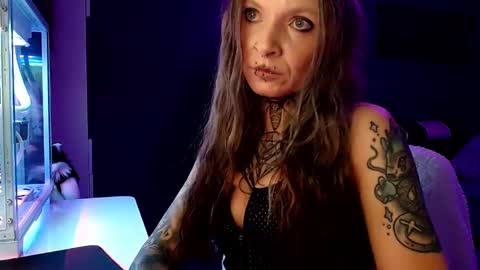 Snapshot of inesdesire chatting on January 2025 06:23:02 PM InesDesire online show from January 2025 06:23:02 PM