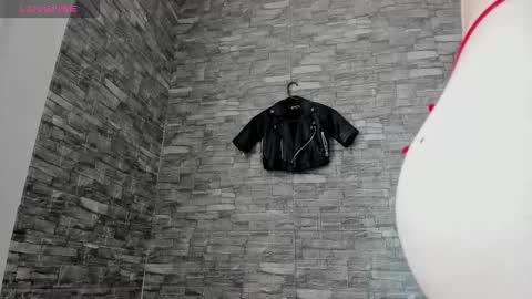 MOLLY online show from October 2025 03:53:01 PM