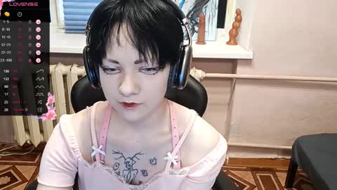 Keily online show from November 2025 01:02:01 PM