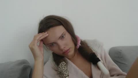 Sweet girl online show from September 2025 10:31:02 AM