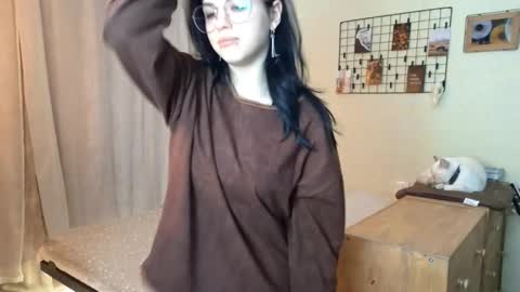 Mia online show from March 2026 01:22:02 PM