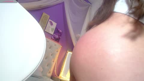 Ingrid petite online show from December 2024 01:53:02 AM