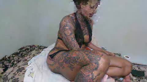 Snapshot of ink_bella chatting on December 2024 12:30:02 AM ink bella online show from December 2024 12:30:02 AM