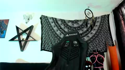 Dani  online show from November 2025 03:45:02 PM