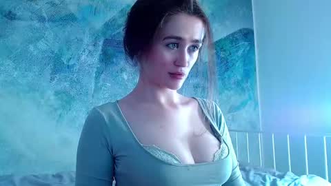 Lina online show from March 2026 02:39:02 PM