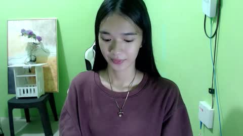 Snapshot of innocent_reign69 chatting on October 2025 01:44:01 AM Reign online show from October 2025 01:44:01 AM