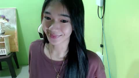 Snapshot of innocent_reign69 chatting on November 2025 05:15:01 PM Reign online show from November 2025 05:15:01 PM