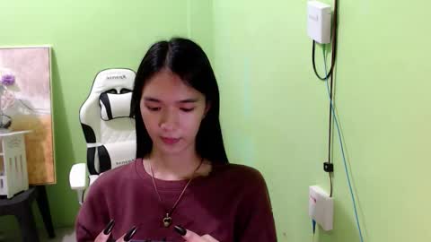 Snapshot of innocent_reign69 chatting on November 2025 01:50:02 AM Reign online show from November 2025 01:50:02 AM