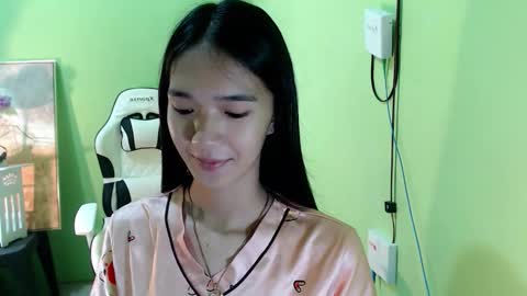 Snapshot of innocent_reign69 chatting on November 2025 06:42:02 PM Reign online show from November 2025 06:42:02 PM