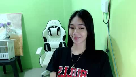 Snapshot of innocent_reign69 chatting on November 2025 09:48:01 PM Reign online show from November 2025 09:48:01 PM