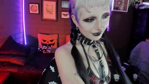   SANIA  online show from October 2025 04:52:02 PM