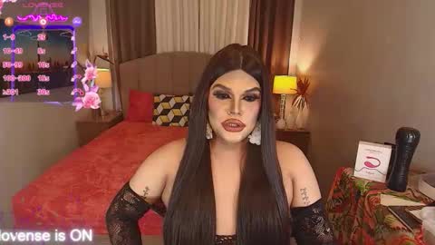 Snapshot of insatiablesexqueen chatting on November 2025 07:03:02 AM tasha online show from November 2025 07:03:02 AM