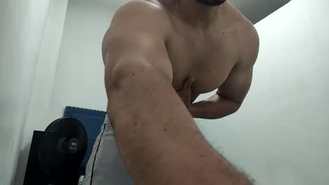 INSTAGRAM  camilodlx online show from December 2025 05:52:02 PM