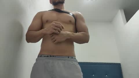 INSTAGRAM  camilodlx online show from December 2025 07:43:01 PM