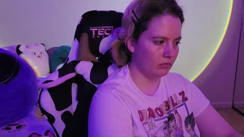 Snapshot of internetfairy_xo chatting on December 2024 11:12:02 PM Faye online show from December 2024 11:12:02 PM