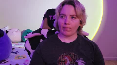 Snapshot of internetfairy_xo chatting on December 2024 05:10:02 PM Faye online show from December 2024 05:10:02 PM