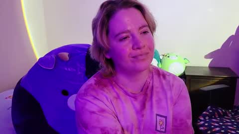 Snapshot of internetfairy_xo chatting on January 2025 08:35:01 AM Faye online show from January 2025 08:35:01 AM