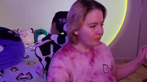 Snapshot of internetfairy_xo chatting on January 2025 02:42:01 PM Faye online show from January 2025 02:42:01 PM