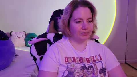 Snapshot of internetfairy_xo chatting on January 2025 06:24:01 AM Faye online show from January 2025 06:24:01 AM