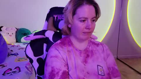 Snapshot of internetfairy_xo chatting on January 2025 02:26:01 PM Faye online show from January 2025 02:26:01 PM