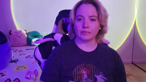 Snapshot of internetfairy_xo chatting on January 2025 09:23:01 AM Faye online show from January 2025 09:23:01 AM