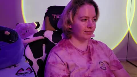 Snapshot of internetfairy_xo chatting on February 2025 08:26:02 AM Faye online show from February 2025 08:26:02 AM