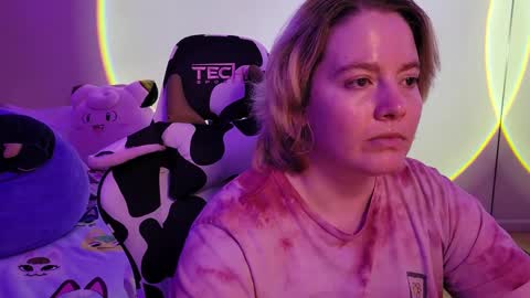 Snapshot of internetfairy_xo chatting on February 2025 11:43:02 AM Faye online show from February 2025 11:43:02 AM