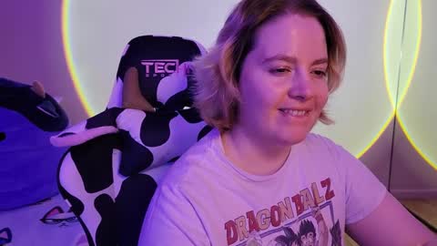 Snapshot of internetfairy_xo chatting on February 2025 05:46:02 AM Faye online show from February 2025 05:46:02 AM