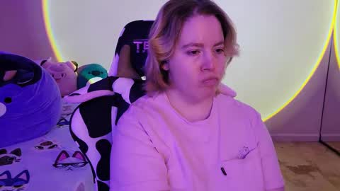 Snapshot of internetfairy_xo chatting on February 2025 07:12:01 AM Faye online show from February 2025 07:12:01 AM