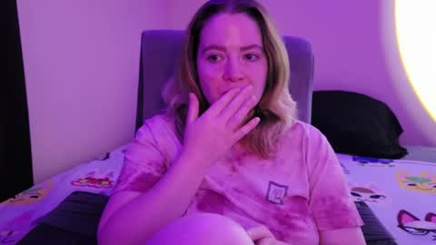 Faye online show from November 2025 03:41:01 AM