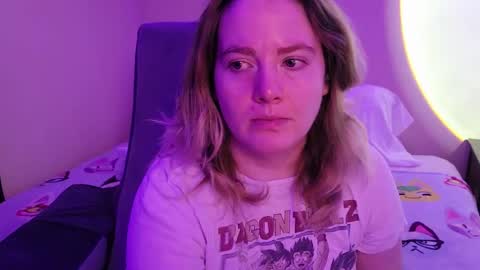 Faye online show from December 2025 05:06:02 AM