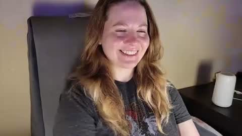 Snapshot of internetfairy_xo chatting on July 2026 06:07:02 AM Faye online show from July 2026 06:07:02 AM